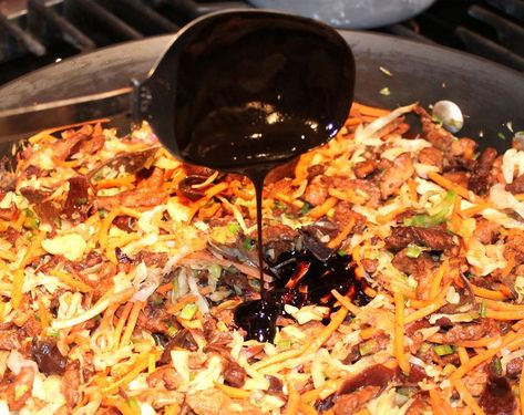 Chinese Feast, Chinese Brown Sauce, Brown Gravy Recipe, Cooking Chinese Food, Traditional Thanksgiving, Asian Sauce, Brown Sauce, Restaurant Dishes, Hawaii Life