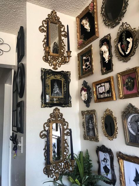 Dark Gallery Wall Ideas, Gothic Wall Collage, Whimsy Goth Apartment, Vintage Horror Decor, Goth Gallery Wall, Dark Gallery Wall, Goth Apartment, Gothic Room, Creepy Houses