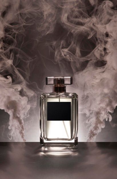 Fragrance Photography, Black Perfume, Parfum Chanel, Glass Photography, Perfume Bottle Design, Art Fractal, Perfume Photography, Perfume Ad, Perfume Packaging