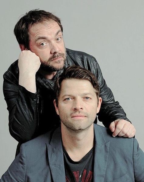 Young Misha Collins, Crowley Supernatural, Supernatural Actors, Castiel Supernatural, I Am Not Ashamed, Supernatural Wallpaper, Supernatural Pictures, Mark Sheppard, Spn Cast