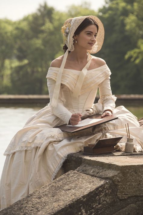 Go Behind the Scenes of 'Victoria'- TownandCountrymag.com Victoria Series, Era Victoria, Gaun Abad Pertengahan, ماثيو ماكونهي, Style Royal, Royal Aesthetic, Estilo Real, Costume Drama, Princess Aesthetic