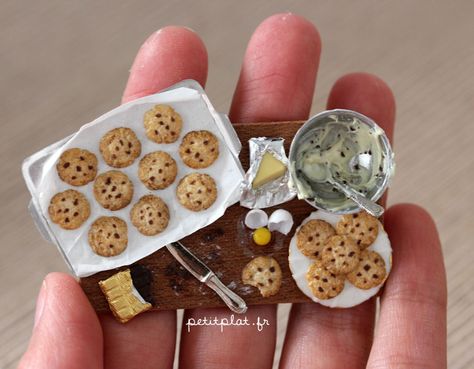 Baking Day - Cookies | All teh food is sculpted by myself :)… | Flickr Mini Choses, Miniature Food Tutorials, Crea Fimo, Barbie Food, Cookie Tutorials, Polymer Clay Sculptures, Doll Food, Dollhouse Food, Baking Project