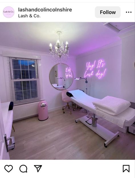 White Lash Room, Hair Room Ideas At Home, Lash Room Ideas, Eyelash Studio, Esthetics Room, Esthetician Room, Lash Salon, Lash Room, Beauty Room Decor