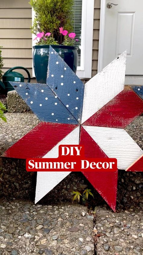 Diy Summer Decor, Patriotic Porch, Americana Crafts, Flag Crafts, 4th July Crafts, Barn Quilt Designs, Fourth Of July Decor, Patriotic Crafts, 4th Of July Decorations