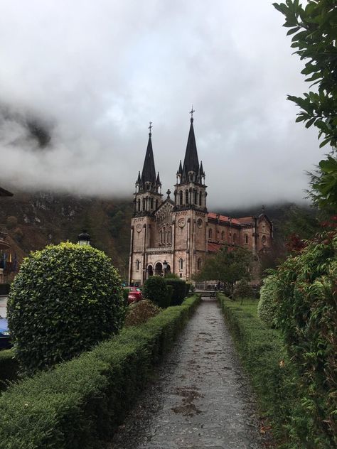 Covadonga. Asturias Asturian, Spain Trip, Let It Flow, Albert Camus, Future Plans, Spain Travel, Study Abroad, Cologne Cathedral, The Good Place