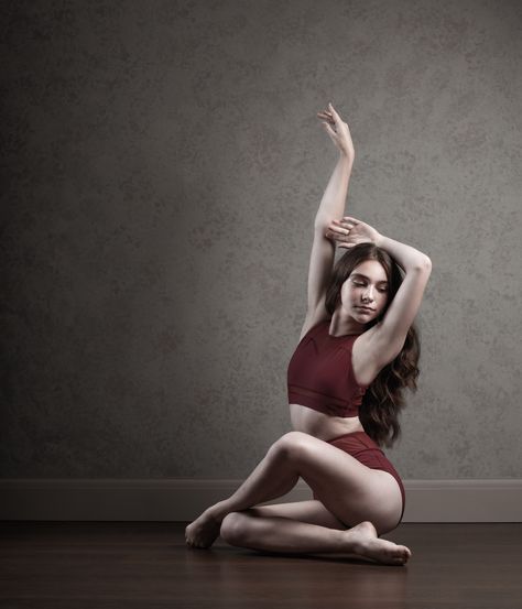 📷 by Stephanie Thornton www.thatamazingphotographer.co.uk Ballet Poses Photography, Simple Dance Poses, Contemporary Photoshoot, Contemporary Dance Photography Poses, Contortion Poses, Modern Dance Poses, Contemporary Dance Photography, Dancer Photo, Photoshoot Lookbook