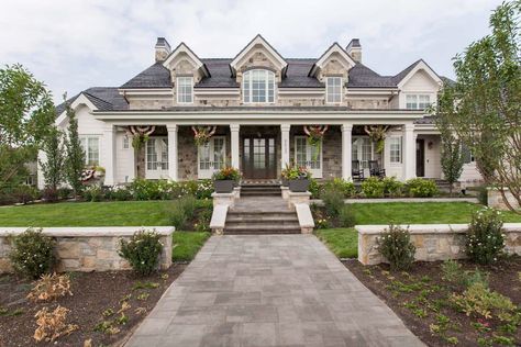 Unbelievably Gorgeous European Cottage Style Home in Utah European Cottage Exterior, European Cottage Style, Cottage Homes Interior, Houses Styles, Mediterranean Furniture, Greek Home, Farmhouse Exteriors, Tuscan Home, Mediterranean Wall