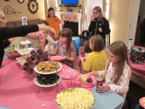 Lateover Birthday Party Ideas, Half Sleepover Party Ideas, Sleepunder Ideas, Sleep Under, Sleepunder Party Ideas, Sleep Under Party, Sleep Under Party Ideas, Slumber Party Snacks, Slumber Party Foods