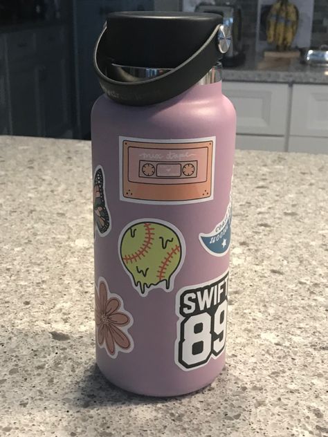 hydroflask stickers #hydroflask #aesthetic Tumbler Hydroflask, Aesthetic Hydro Flask, Water Bottle Stickers Aesthetic, Vsco Hydro Flask Aesthetic, Hydroflask Aesthetic Blue, Blue Hydro Flask Aesthetic, Water Bottle Art, Y2k Girl, Hydroflask Stickers