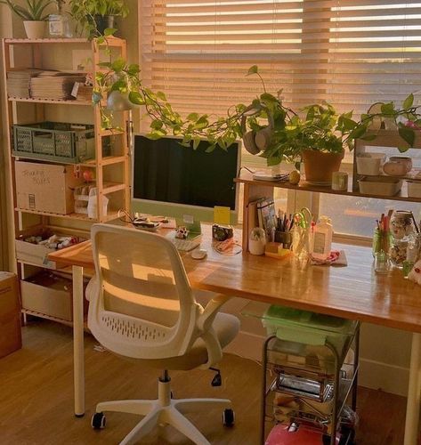 Bedroom Ideas With Desk Study Areas, Organizing Craft Supplies Small Space, Cottagecore Desk Ideas, Cottage Core Gaming Setup, Cottage Core Desk Setup, Office Desk In Bedroom, Cottage Core Gaming Set Up, Cute Game Room, Art Studio Bedroom