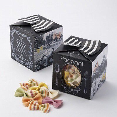 . Pasta Crafts, Fresh Pasta Dough, Pasta Shop, Pasta Box, Italian Street Food, Baking Packaging, Innovative Packaging, Cool Packaging, Branding Design Packaging