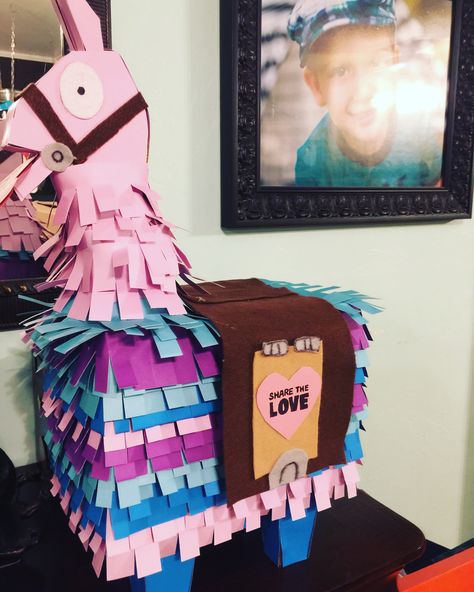 Zelda Valentines Boxes, Llama Valentine Box Ideas, Fortnite Battle Bus Valentines Boxes, Llama Valentines Boxes, Fortnite Llama Valentines Boxes, Valentine’s Day Box Unicorn, Unique Valentine Box Ideas, Girls Valentines Boxes, Valentine Day Boxes