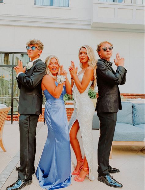 Prom Pictures Group Couples, Prom Photography Poses With Family, Prom Poses For Friend Dates, 4 People Prom Pictures, Prom Pictures Couples Friends, Prom Pictures Couples Ideas, Prom Posing Ideas Couple, Formal Pictures Friends, Prom Picture Ideas For Friends Group Poses Couple