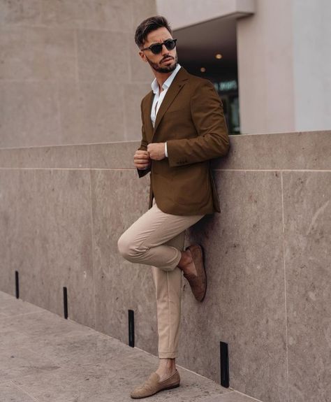 Brown Blazer Outfit Men, Brown Blazer Men, Mens Suit Fit, Beige Suits For Men, Blazer Men Outfit, Mens Fashion Suits Casual, Blazer Outfits Men, Mens Smart Casual Outfits, Classy Outfits Men