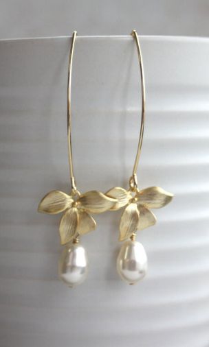 Organizer Hanger, Flower Pearl Earrings, Gold Polymer Clay, Jewellery Shops, Orchid Earrings, Polymer Clay Jewellery, Gold Orchid, Bijoux Art Nouveau, Pearls Earrings