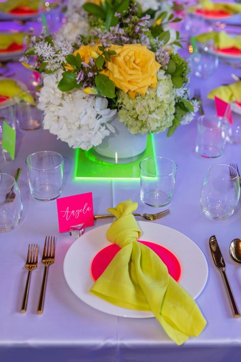 PSA: Neon Parties are Trending! Discover how to pull off the ultimate neon party and get ideas from this celebration. Elegant Neon Party, Neon Theme Centerpieces, Neon Dinner Party, Neon Party Table Decorations, Neon Party Centerpiece Ideas, Neon Graduation Party, Neon Wedding Decor, Neon Table Decorations, Neon Tablescape