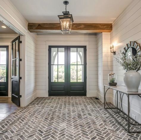 Farmhouse Hallway Decor, Cottage Entry, Louisiana House, Farmhouse Ideas, Farmhouse Interior, Pole Barn Homes, Entry Way, Dream House Plans, Barn Style