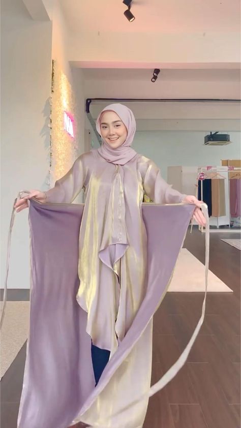 Ied Mubarak Outfit Hijab, Satin Brokat Dress, Lebaran Outfit Hijab, Kaftans Dresses Modern, Kaftan Dress Modern Pattern, Rok Lilit Satin, Kaftan Dress Modern Hijab, Dress Lilit, Kurung Kaftan