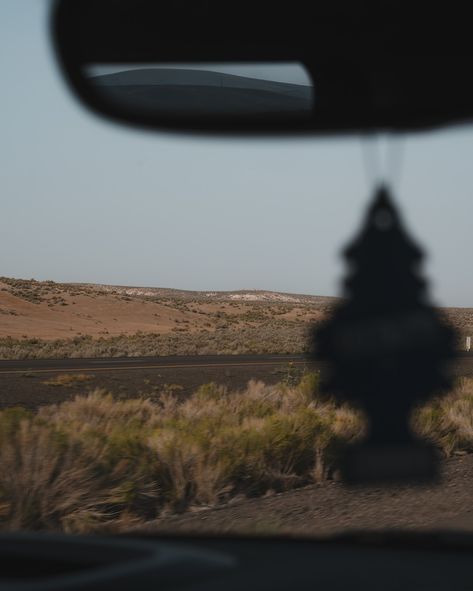 Road Trippin’ Sunset desert views, warm wind on your face, and the open road ahead. Does it get any better? Tell me about your favorite road trip👇✨ . . . #roadtrip #roadtrippin #roadtrippers #nevada #nevadadesert #myhappymoments #getoutside #travelblogger #travelblog #thecaitoutdoors Open Road Aesthetic, Driving With Friends Aesthetic, Driving With Friends, Desert Road Trip, Aesthetic Desert, With Friends Aesthetic, Sunset Desert, Desert Road, Nevada Desert