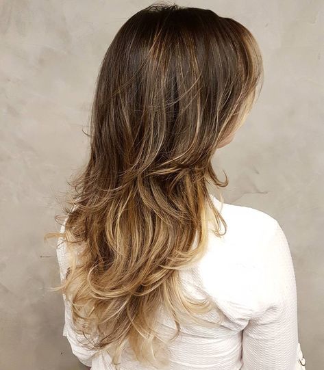 Two-Tier Wavy Cut Wavy Layered Haircuts, Hair Care Frizzy, Long Fine Hair, Blonde Hair Care, Hairstyles And Haircuts, Long Layered Haircuts, Medium Long Hair, Flat Hair, Sleek Hairstyles