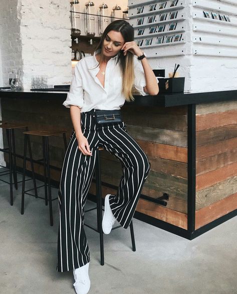 Stripe Pants Outfit, Business Casual Winter, Casual Party Outfit, Look Formal, Casual Work Outfit, Classy Work Outfits, Cute Preppy Outfits, Indian Fashion Dresses, Preppy Outfits