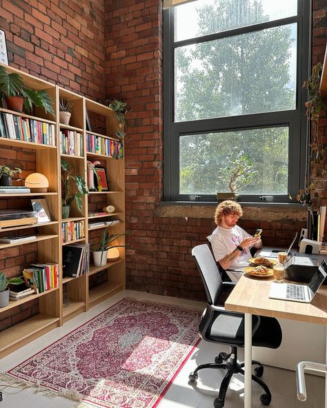 Last week in this apartment has me reminiscing Shared Office Decor, Couple Office Ideas, Office And Living Room Combo, Couples Home Office, Brooklyn Loft Apartment, Exposed Brick Apartment, Home Office For Two People, City Apartment Aesthetic, New York Apartment Aesthetic