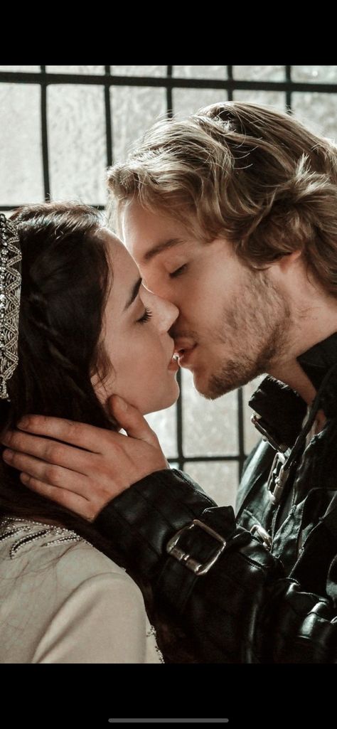 Historical Couple, Reign Cast, Reign Mary And Francis, Anastasia Musical, Marie Stuart, Reign Tv Show, Reign Mary, Toby Regbo, Reign Fashion