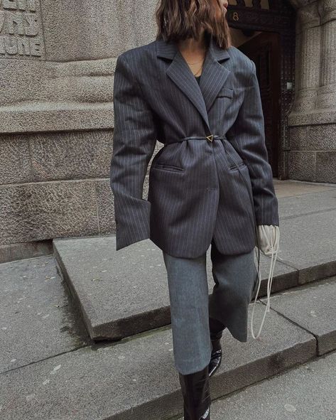 Grey Blazer Outfit, Fashion Gone Rouge, Blazer Outfit, Belted Blazer, Fall Outfits For Work, Grey Outfit, Mode Inspo, Oversized Blazer, Blazer Outfits