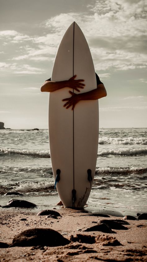 Beach Surf Pictures, Portrait Photography Lighting, Surfer Vibes, Surfing Aesthetic, Ocean Background, Surf Aesthetic, Photography Assignments, Ocean Backgrounds, Surfing Pictures