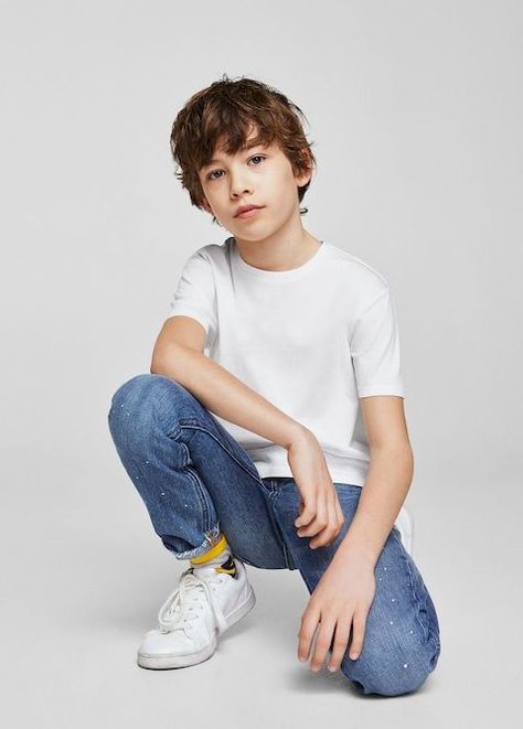 Kids Boy Photoshoot Poses, Kids Poses For Photoshoot Boys, Kid Portrait Photoshoot, Little Boy Photoshoot Ideas, Little Boy Poses Photography, Kid Photoshoot Ideas Boys, Children Poses Photography, Kid Poses For Photoshoot, Kids Model Shoot