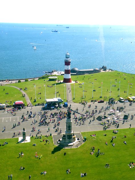 Plymouth Hoe in summer Sea Ideas, Plymouth Devon, Plymouth England, Uk Cities, Devon Uk, South Devon, Uk City, Devon And Cornwall, Light Houses