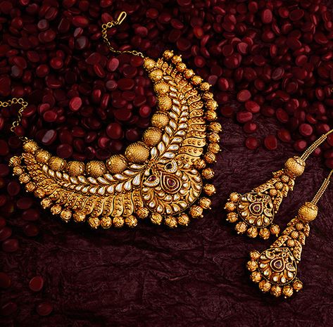 Khazana Jewellery, Antique Necklaces Design, New Gold Jewellery Designs, Antique Jewellery Designs, Jewelry Set Design, Gold Necklace Indian Bridal Jewelry, Gold Bridal Jewellery Sets, Antique Bridal Jewelry, Bridal Jewelry Collection