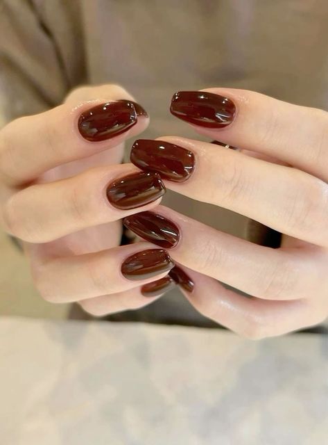 Natural Nails Nail Polish, Brown Red Nail Polish, Dark Red Brown Nails, Brown Red Nails, Red Brown Nails, Nails Deep Red, Wine Red Nails, Deep Red Nails, Wine Nails