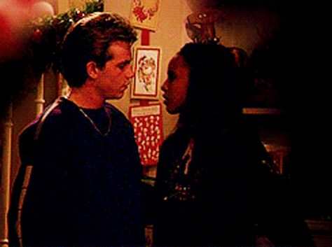 Boy Meets World Shawn, Rider Strong, Swirl Couples, Bwwm Couples, Interacial Couples, Cute Kiss, Interracial Relationships, Best Kisses, Interracial Love