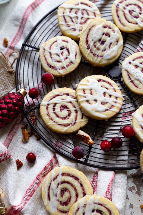 Cranberry Orange Pinwheel Cookies Christmas Cookie Dough, Pinwheel Cookies Recipe, Cranberry Orange Cookies, Christmas Cookie Box, Christmas Cookie Recipe, Pinwheel Cookies, Holiday Bread, Frozen Cranberries, Xmas Cookies