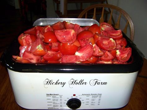 Hickery Holler Farm: Canning Tomato Sauce uses lemmon, great picture tutorial Canning Pasta Sauce, Making Tomato Sauce, Canning Tomato Sauce, Roasting Pan Recipes, Roaster Oven Recipes, Electric Roaster Ovens, Roaster Recipes, Electric Roaster, Canning Food Preservation