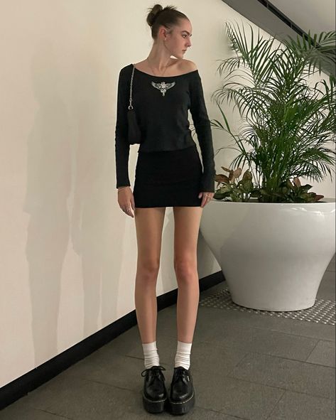 Black Mini Skirt With Loafers, Black Mini Skirt Shoes, Black Mini Dress Shoes, Black Mini Skirt Black Top, Black Skirt And Long Sleeve Outfits, Platform Shoes Dress Outfit, Dr Marten 1461 Platform Outfit, Long Sleeve With Mini Skirt, 90s Black Mini Skirt