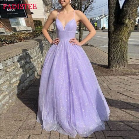 Leavers 2023, Vestido Color Lila, Beading Embroidery, Spaghetti Strap Prom Dress, Purple Party, Prom Ideas, Flowers Handmade, Long Prom Dresses, Grad Dresses