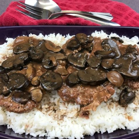 Crockpot Cube Steak & Mushroom Gravy Steak And Mushroom Gravy, Smothered Cube Steak, Beef Tips And Rice, Crockpot Cube Steak, Delicious Crockpot Recipes, Crockpot Steak, Cubed Steak, Cube Steak Recipes, Homemade Mashed Potatoes