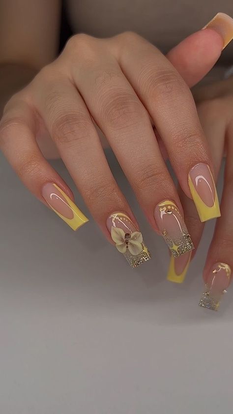 Fancy Nails Designs, Nails Design With Rhinestones, Girly Acrylic Nails, Pretty Nail Art Designs, Unique Acrylic Nails, Pink Acrylic Nails, Yellow Nails, Square Acrylic Nails, Luxury Nails