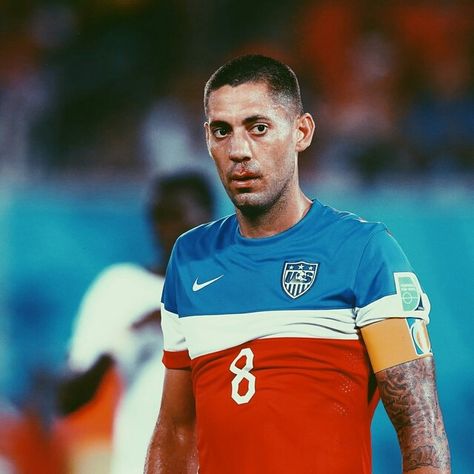 Clint Dempsey #captain #8 #usmnt Clint Dempsey, World Cup Match, Us Soccer, Sports Baby, Seattle Sounders Fc, Seattle Sounders, Soccer Life, Pro Athletes, Usa Soccer