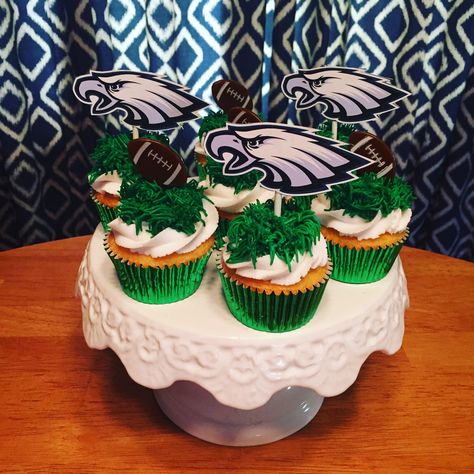 Eagles Party Ideas Philadelphia, Eagle Cupcakes, Philadelphia Eagles Birthday Party Ideas, Eagles Cupcakes Football, Philadelphia Eagles Desserts, Philadelphia Eagles Cupcakes, Eagles Cupcakes, Eagles Football Cake, Philadelphia Eagles Cake