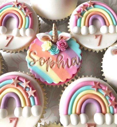 Unicorn Birthday Party Cake, Fondant Rainbow, Childrens Cupcakes, Cupcake Flowers, Candyland Cake, Rainbow Donut, Fondant Cakes Birthday, Rainbow Unicorn Party, Mermaid Birthday Cakes