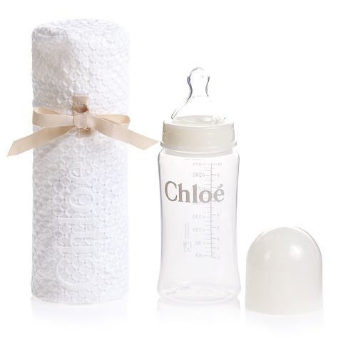 Burberry Baby Bottle | Chloe Baby Bottle Gift Set Baby Chloe, Mom Dr, Babies Stuff, Baby Dior, Designer Baby, Luxury Baby, Bottle Gift, Baby Bottle, Baby Bedroom