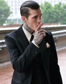 Mafia hairstyle Suits And Tattoos, Jimmy Q, Man With Tattoos, Men Tumblr, A Man In A Suit, Man In A Suit, Pin Up Outfits, Inked Men, Hot Tattoos