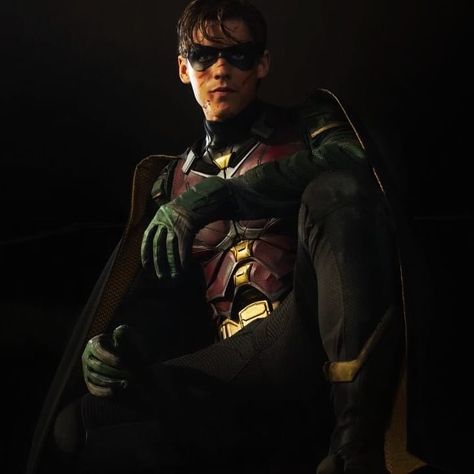 Robin Suit, Dc Titans, Heroes Tv Series, Batman Ninja, Titans Tv Series, Brenton Thwaites, Robin Cosplay, Robin Dc, Cw Dc