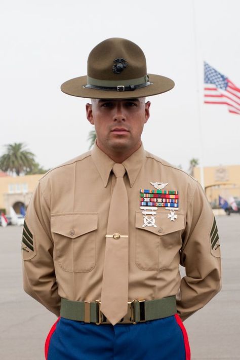 .. Marine Corps Uniforms, Marines Boot Camp, Marine Corps Humor, Soldier Memorial, Marine Officer, Drill Instructor, Once A Marine, Gung Ho, The Few The Proud