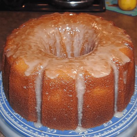 Discover the perfect Old Fashioned Sour Cream Pound Cake recipe. Moist, rich, and easy to make—ideal for any occasion. Sourcream Poundcake, Chocolate Sour Cream Pound Cake Recipe, Chocolate Sour Cream Pound Cake, Sour Cream Pound Cake Recipe, Cream Pound Cake Recipe, Perfect Old Fashioned, Cake Recipe Moist, Easy Cabbage Rolls, Old Fashioned Pound Cake