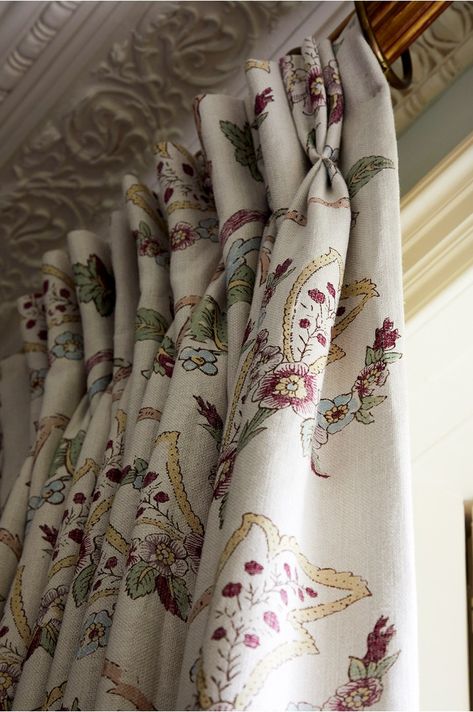 Robert Kime, Wallpapers Home, Silk Curtains, Stylish Curtains, Beautiful Curtains, Home Decorating Ideas, Curtain Designs, Printed Curtains, Drapery Fabric