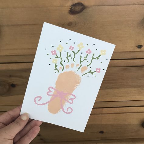 Baby Footprint Crafts, Mothers Day Crafts Preschool, Baby Art Crafts, Flowers Pastel, Baby Art Projects, Footprint Crafts, Baby Footprint, Toddler Art Projects, Toddler Arts And Crafts